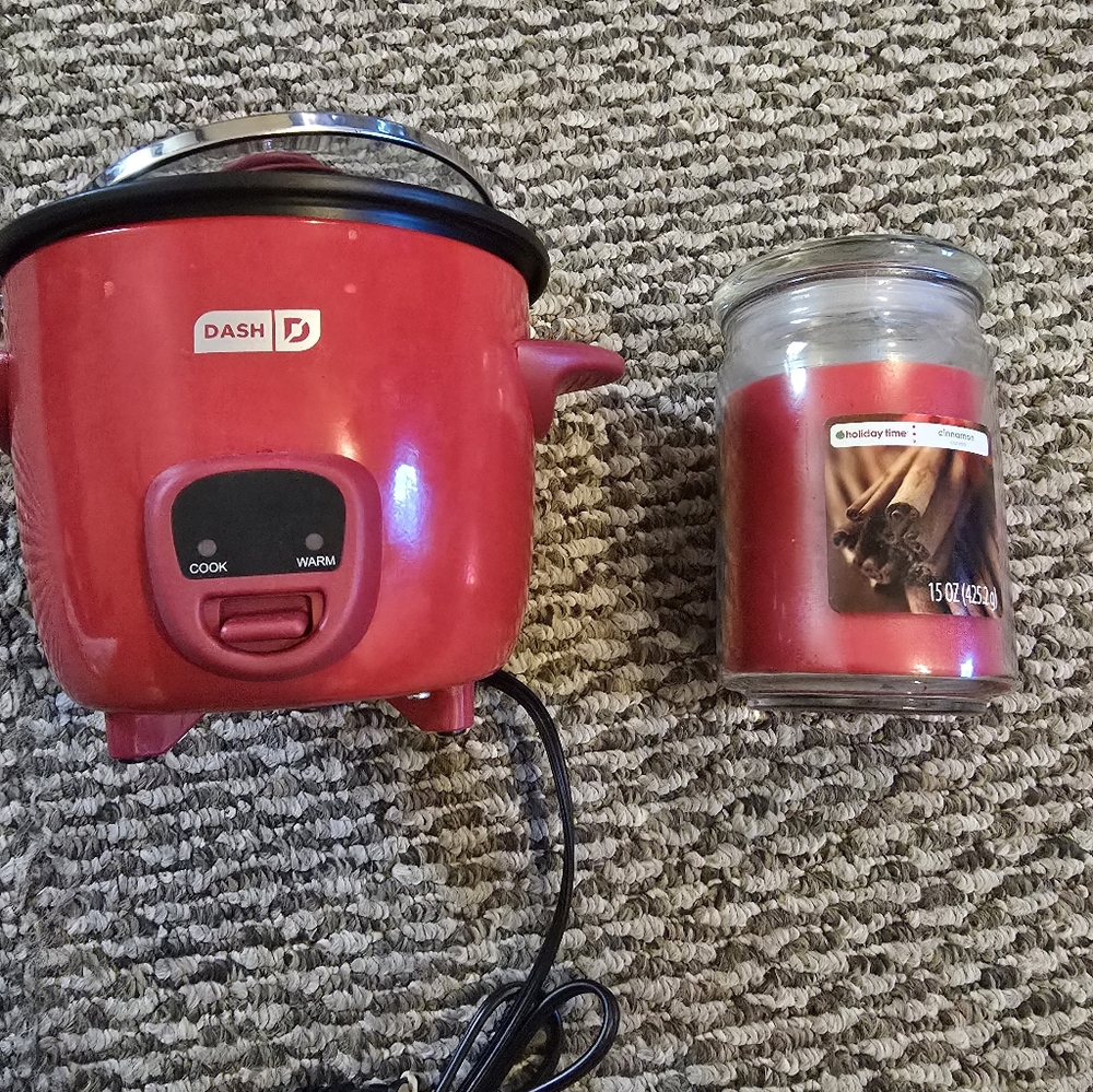 DASH Mini Rice Cooker Steamer with Removable Nonstick Pot, Keep Warm Function - Picture 3 of 4